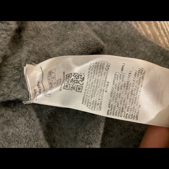 Guess V-neck sweater S - Picture 4 of 4